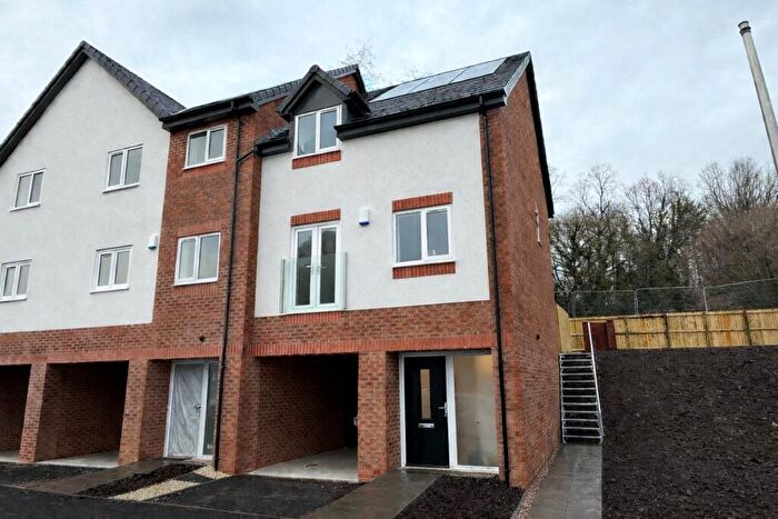 3 Bedroom End Of Terrace House For Sale In Foxglove Close, Stourport-on-Severn, Worcestershire, DY13
