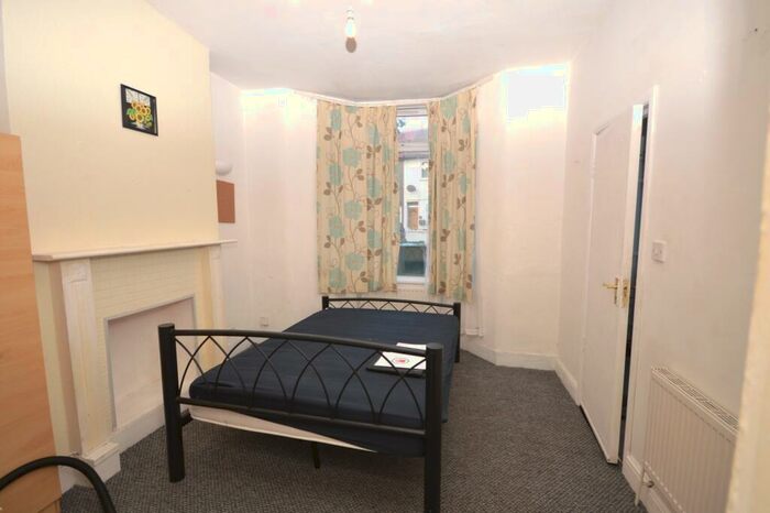 1 Bedroom Flat To Rent In Roman Road, London, E6