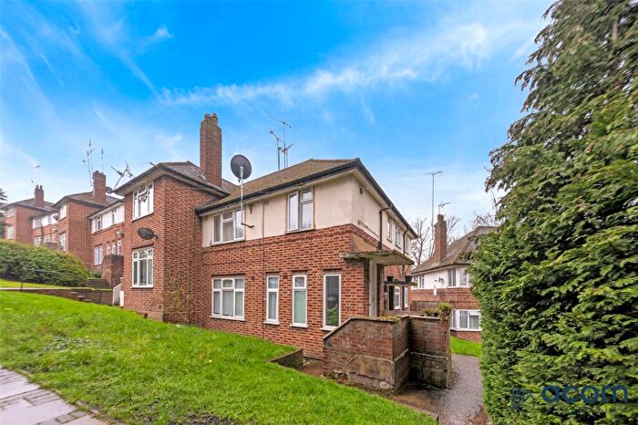 2 Bedroom Maisonette To Rent In Haydon Close, London, NW9