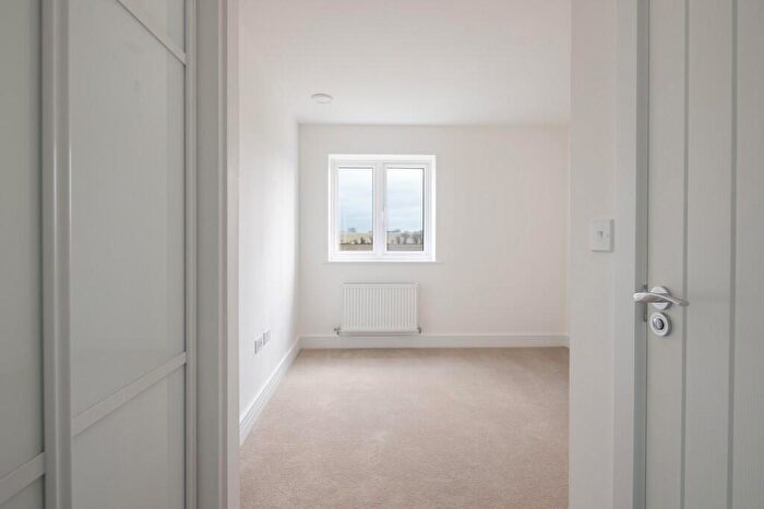 2 Bedroom Apartment For Sale In Willington Down, Didcot, OX11