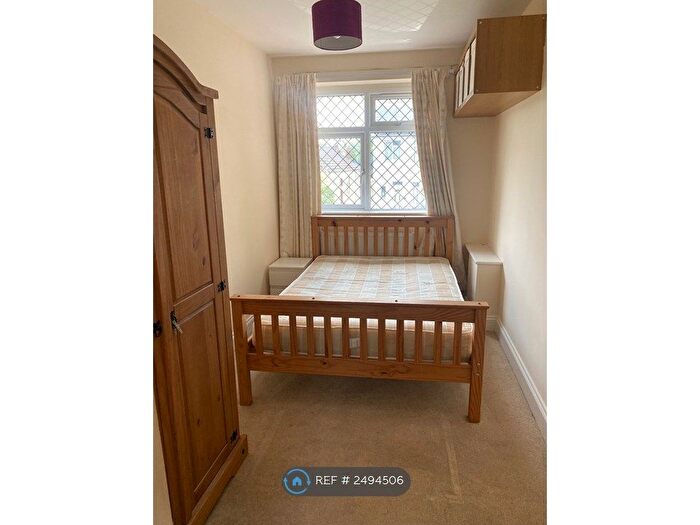 1 Bedroom Flat To Rent In Waller Avenue, Luton, LU4