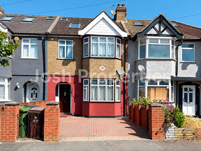 4 Bedroom Terraced House To Rent In Pemberton Gardens, Chadwell Heath, RM6