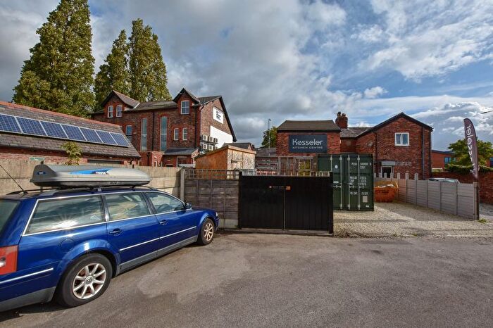 2 Bedroom Flat To Rent In Manchester Road, Altrincham, WA14