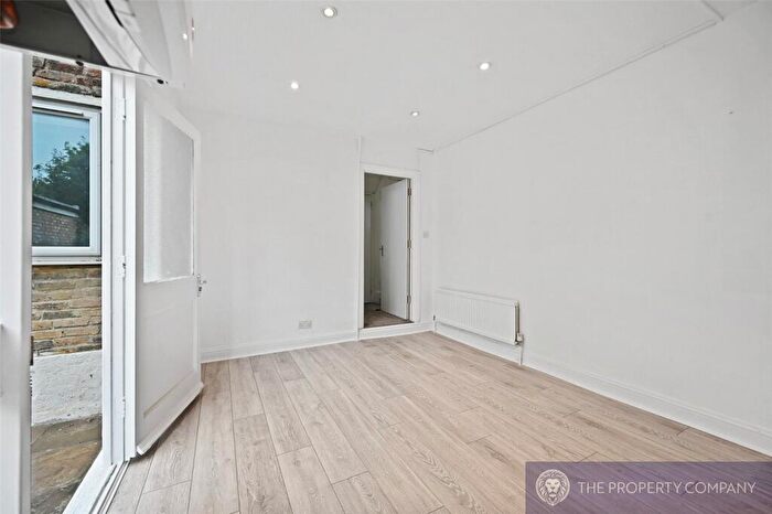 2 Bedroom Apartment To Rent In Ferme Park Road, Crouch End, London, N8
