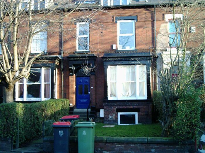 8 Bedroom House To Rent In Ash Grove, Hyde Park, Leeds, LS6