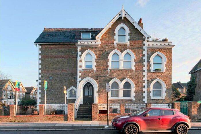 2 Bedroom Flat To Rent In Stapleton Hall Road, Stroud Green, N4