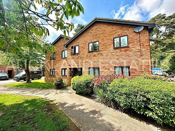 1 Bedroom Apartment To Rent In Welham Manor, North Mymms, Hatfield, AL9