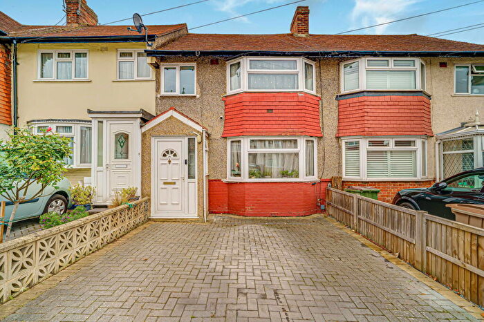 3 Bedroom Terraced House For Sale In Browning Avenue, Worcester Park, KT4