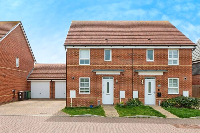 3 Bedroom Semi-Detached House For Sale In Dowling Crescent, Ampfield, Romsey, Hampshire, SO51
