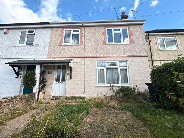 3 Bedroom Semi-Detached House For Sale In Gwynn Road, Northfleet, Kent, DA11