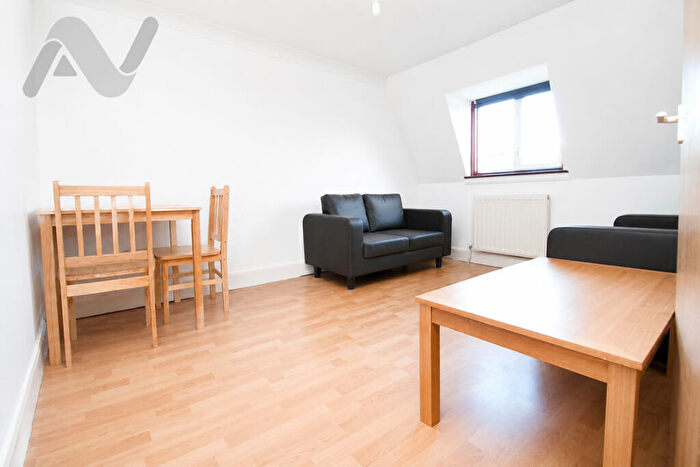 2 Bedroom Flat To Rent In Kentish Town Road, Camden Town, London, NW1