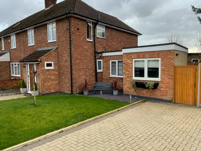 3 Bedroom End Of Terrace House To Rent In Queens Road Ware Super Spacious Three Bedroom, SG12