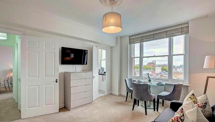 1 Bedroom Flat To Rent In Hill Street, Mayfair, W1J