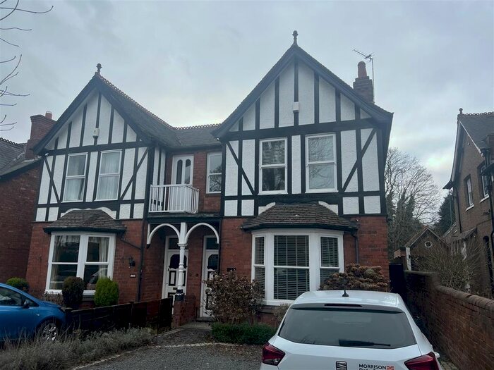 4 Bedroom Semi-Detached House To Rent In Birmingham Road, Walsall, WS1