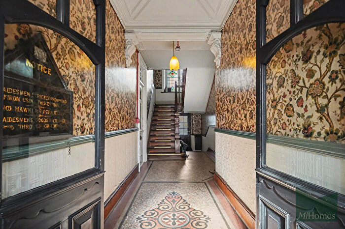 2 Bedroom Apartment For Sale In Parkview Mansions, Highgate High Street, N6