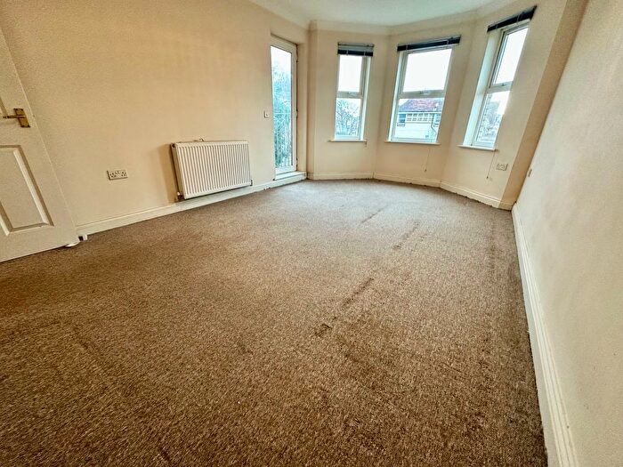 2 Bedroom Flat To Rent In Florence Road, Bournemouth, BH5