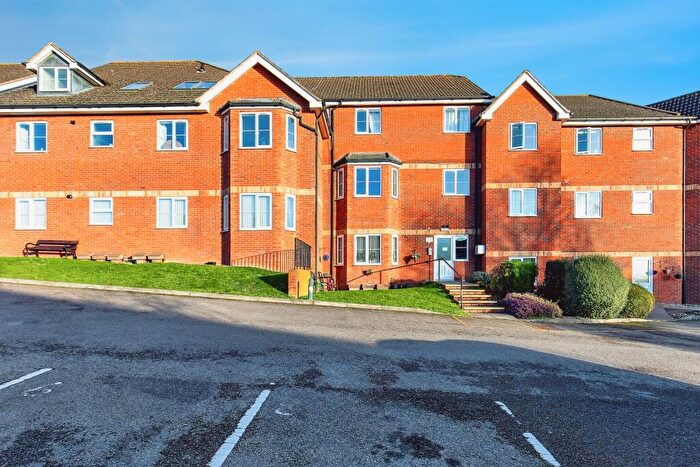2 Bedroom Flat For Sale In Lower Street, Kettering, NN16