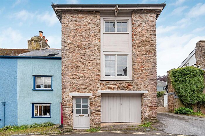 3 Bedroom Semi Detached House For Sale In South Street, Totnes, TQ9