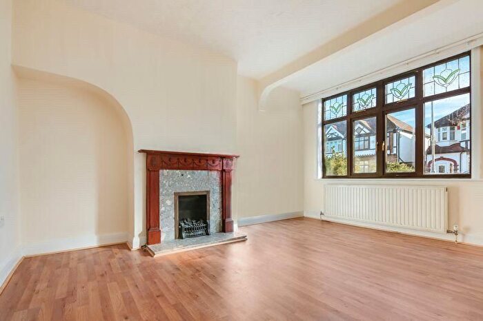 4 Bedroom Property To Rent In Eccleston Crescent, Chadwell Heath, Romford, RM6