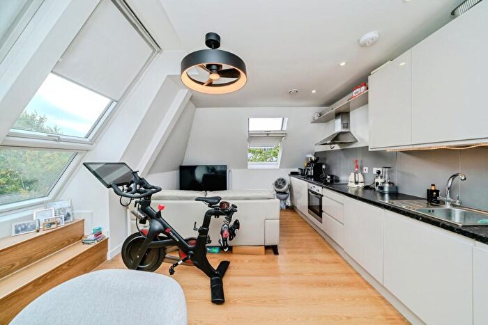 2 Bedroom Flat For Sale In Challenge Court, Leatherhead, Surrey, KT22