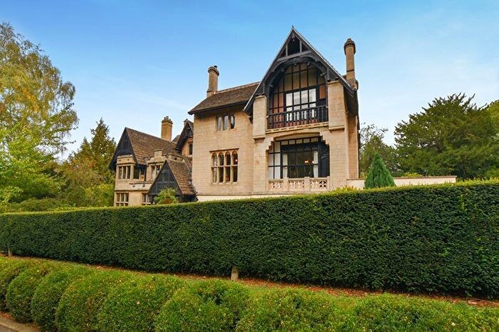 3 Bedroom Property For Sale In South Wing, First Drift, Stamford, PE9