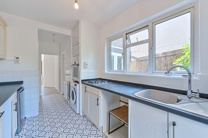 3 Bedroom End Of Terrace House To Rent In Queenswood Road, Forest Hill, London, SE23