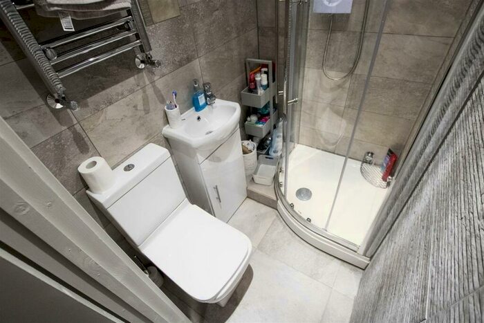 5 Bedroom House To Rent In Holly Grove, Hubert Road, Birmingham, B29