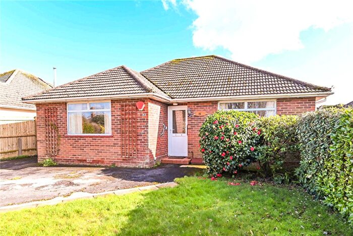 2 Bedroom Bungalow For Sale In Barton Drive, Barton On Sea, New Milton, Hampshire, BH25