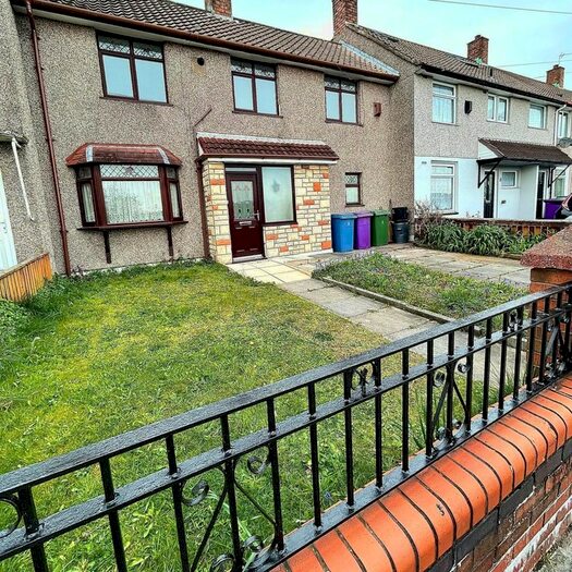 2 Bedroom Town House To Rent In Park View Road, Croxteth, Liverpool, L11