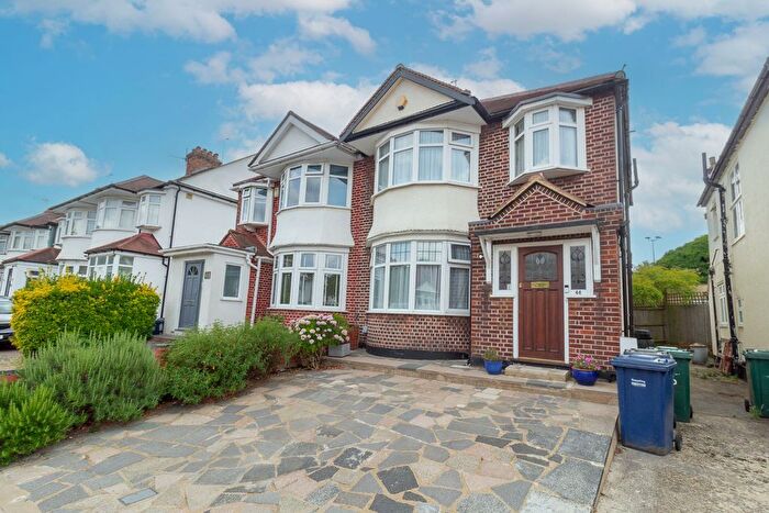 3 Bedroom Semi Detached House For Sale In Brook Avenue, Edgware, HA8