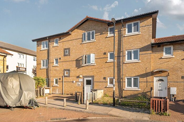 1 Bedroom Flat For Sale In Liardet Street, London, SE14