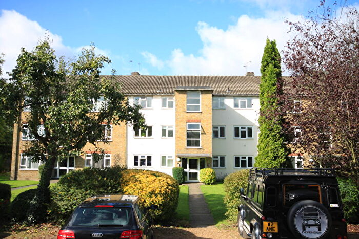 2 Bedroom Flat To Rent In Pilgrims Court, SE3