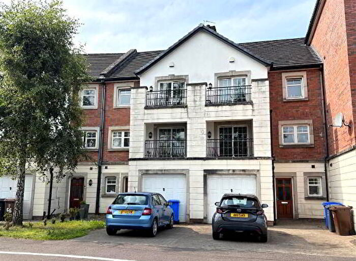 4 Bedroom TownHouse For Sale In Beech Heights, Belfast, BT7