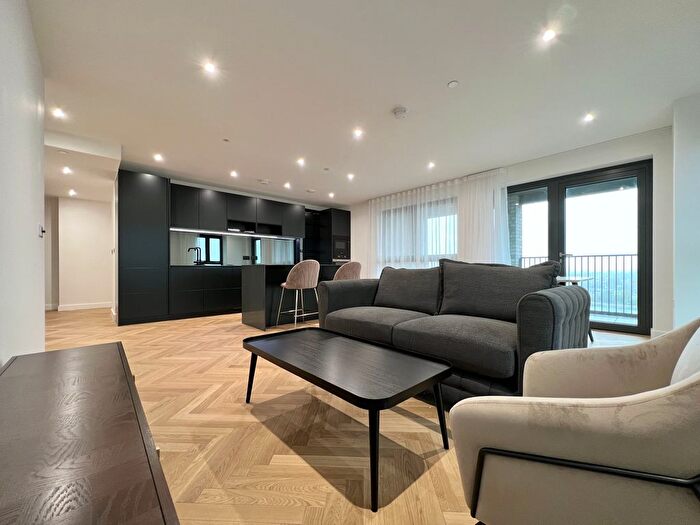 3 Bedroom Flat To Rent In Emperor Point, Woodberry Down, London, N4