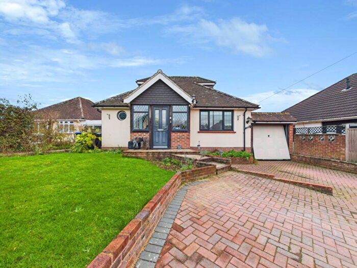 4 Bedroom Chalet For Sale In Maytree Avenue, Findon Valley, Worthing, BN14