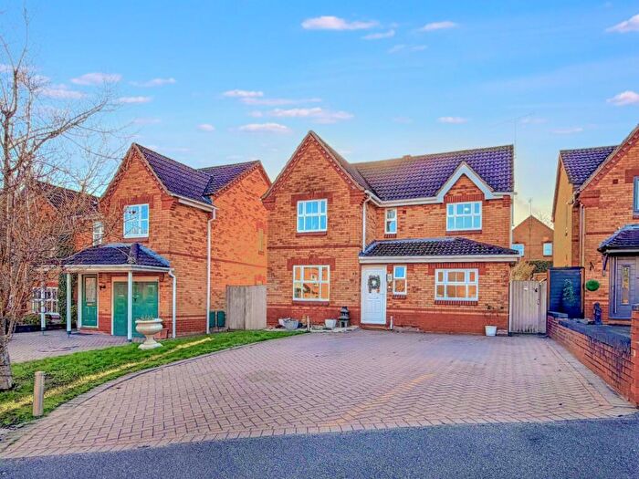 4 Bedroom Detached House For Sale In Larch Drive, Daventry, NN11