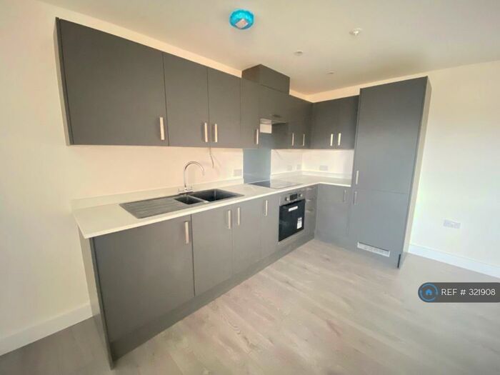 1 Bedroom Flat To Rent In Vivian Court, Hemel Hempstead, HP1