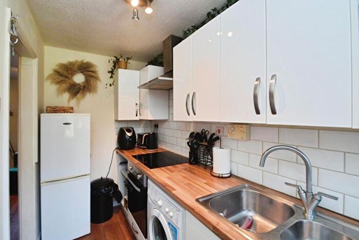 1 Bedroom End Of Terrace House For Sale In Markenfield Road, Harrogate, HG3