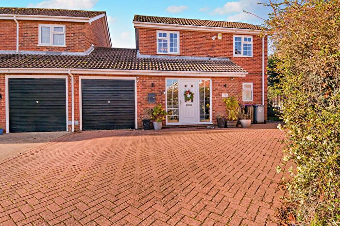 4 Bedroom Detached House For Sale In Ash Place, Stamford, PE9