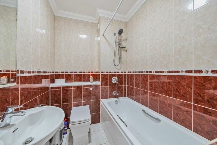 2 Bedroom Apartment To Rent In Exeter Road London, NW2
