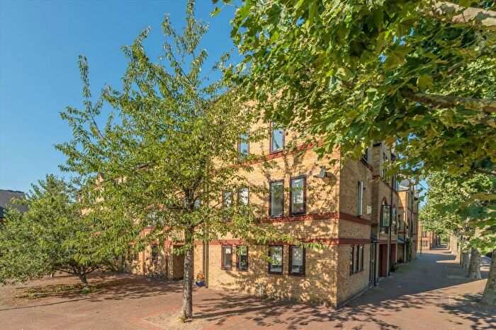 Flat To Rent In Spirit Quay, Wapping, E1W