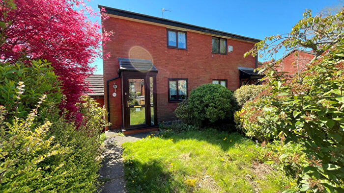 2 Bedroom House For Sale In Wash Lane, Bury, BL9