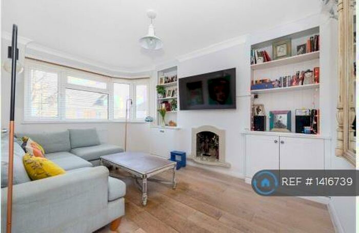 2 Bedroom Maisonette To Rent In Woldham Road, Bromley, BR2