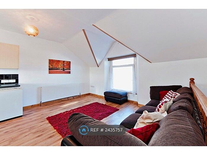 2 Bedroom Maisonette To Rent In Brunswick Street, Swansea, SA1
