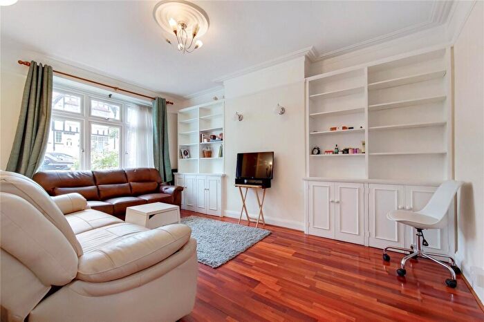 4 Bedroom Terraced House To Rent In Sandringham Road, Golders Hill Park, NW11