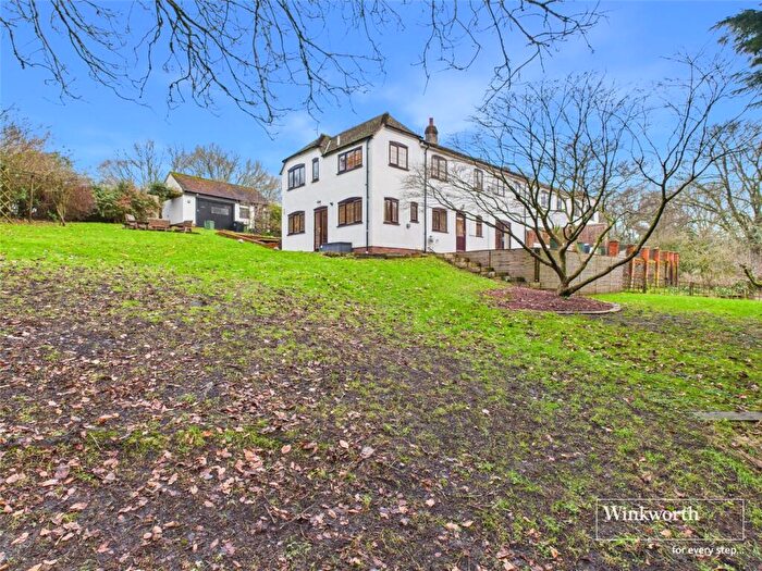 5 Bedroom Semi Detached House For Sale In Burys Bank Road, Greenham, Thatcham, Berkshire, RG19