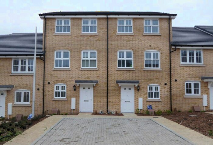 3 Bedroom Town House To Rent In Hambleton Way, Winnersh, Wokingham, RG41