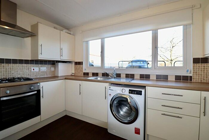 2 Bedroom Flat To Rent In Forth Drive, Livingston, EH54