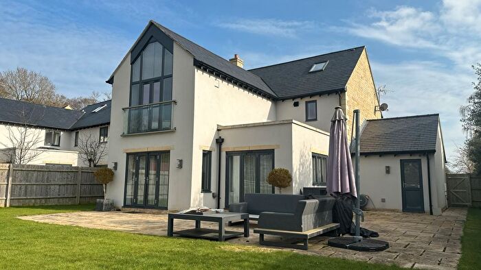 4 Bedroom Detached House To Rent In Akeman Spinney, Heyford Road, Kirtlington, OX5
