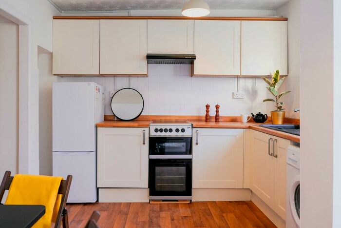 3 Bedroom House To Rent In Fabian Way, Port Tennant, Swansea, SA1